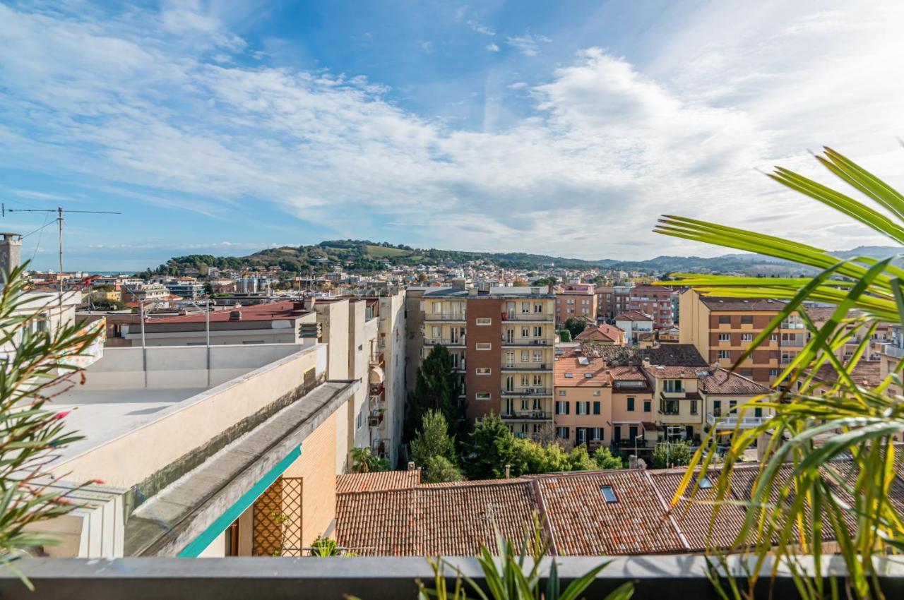 Attico Pisaurum - Central Apartment With Parking! Pésaro Exterior foto